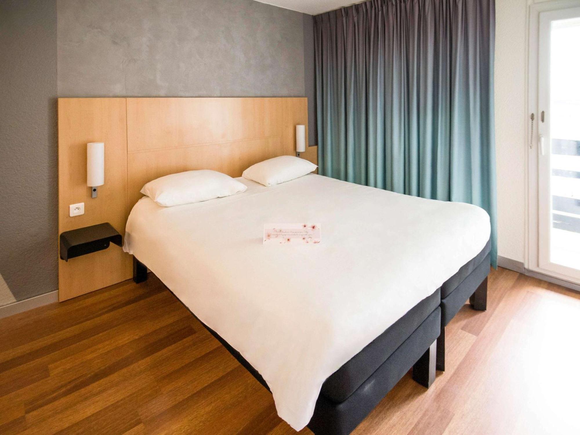 Отель Ibis Rennes Beaulieu Сессон-Севинье Экстерьер фото